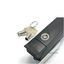 THREE POINT LOCK- METALLIC