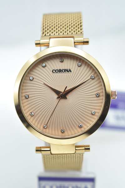 Presenting our Rose Gold Plated Women's Wrist Watch, an exquisite combination of elegance and allure. The rosegold-plated case exudes a timeless charm, making a statement of refined femininity. Elevate your style with this exceptional timepiece, where sophistication and grace harmonize to create a watch that's both stunning and captivating.