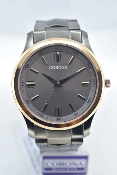 Presenting our Gunmetal Plated Men's Wrist Watch, a masterful blend of modern aesthetics and rugged charm. The gunmetal-plated case exudes a bold and distinctive character, making a statement that's as versatile as it is captivating. Elevate your style with this exceptional timepiece, where urban sophistication meets a touch of edge, creating a watch that's perfect for both casual and formal occasions.