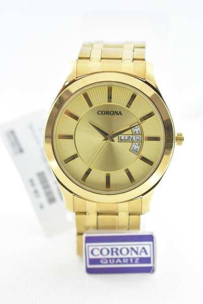This stylish and elegant watch is the perfect accessory for any man. The gold plating makes it stand out and also makes it look more expensive than it is. It features a large face and a smooth gold-colored band.