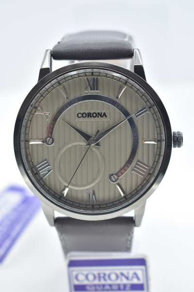 Introducing our Gunmetal Plated Leather Strap Men's Wrist Watch, a perfect blend of rugged elegance and modern style. The gunmetal-plated case seamlessly pairs with a durable leather strap, creating a striking yet refined appearance. Elevate your look with this exceptional timepiece, where urban sophistication meets classic design, resulting in a statement of confident masculinity that's as versatile as it is distinctive.