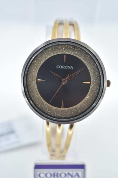 Introducing our Rose Gold Plated Women's Wrist Watch, an embodiment of elegance and allure. The rosegold-plated case exudes a timeless charm, making a statement of refined femininity. Elevate your style with this exceptional timepiece, where sophistication and grace harmonize to create a watch that's both stunning and captivating.