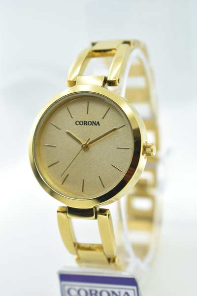 This is a very stylish women's watch with a gold plated case and a beautiful, classic design. It is a great gift for someone special and will make a great addition to their wardrobe.
