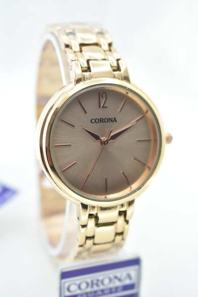 A chic women's watch with a rose gold-plated case and band. The stylish watch is great for everyday use and is comfortable to wear. The gold-tone buckle is easy to use and adds a nice touch to the piece.