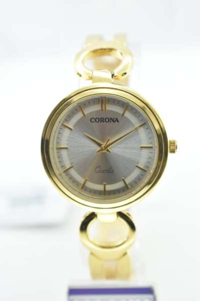 The opulent gold-plated case exudes a sense of sophistication and refinement, making a statement that's both classic and distinguished. Elevate your style with this exceptional timepiece, where opulence meets enduring charm, resulting in a watch that's perfect for making a refined impression on any occasion.
