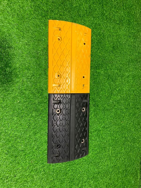 Dual Colour Rubber Speed Breaker 