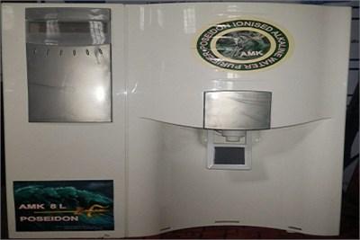 1. 8 Litre capacity water storage2. Ionised Alkaline Water for Constant PH level upto 123. Automatic switch on & off system.4. acidic water output upto 4.5 to 6 pH5. -330 ORP6. Titanium & Platinum plates used for Ioniser.7. Antioxidant, Anti-aging, rejuvenation properties.8. Food grade Unbreakable material.