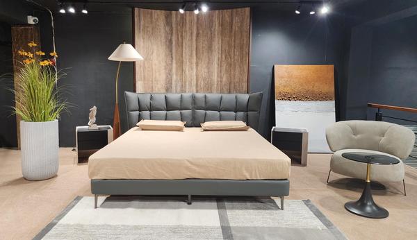 This Black Hydraulic Storage Bed offers a perfect blend of elegance and functionality. Crafted from durable wood and upholstered in bonded leather, its sleek black finish adds a touch of sophistication to any bedroom. The king-size dimensions (180 × 200 cm) ensure ample sleeping space, while the padded headboard provides excellent back support, making it comfortable for reading or watching TV.TYPE - Bed with storage MATERIAL -bonded leather & wood COLOUR - Black STORAGE TYPE  - Hydraulic storage DIMENSIONS - 180*200cm