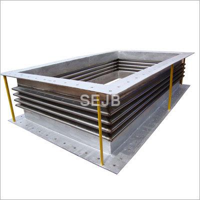 Our company is one of the progressive and prominent manufacturers and exporters of Flanged Rectangular Bellow. Owing to our effective and efficient distribution network, our company is able to meet the bulk requirements of the clients within the decided time period. We use superior quality raw materials while manufacturing these top notch quality Flanged Rectangular Bellows and perform all the quality measures and performance measures in order to satisfy the client.