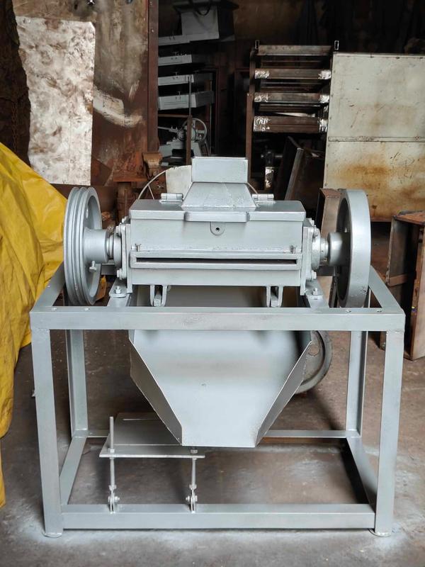 We bring forth vast industrial experience and expertise in this business, involved in offering a high-quality range of Supari Cutter Machine.