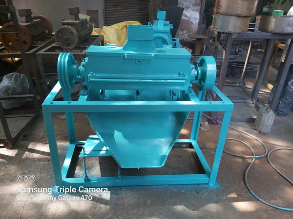 24Inch Diamond Supari Cutting MachineCapacity 100kg/hourMachine Weight 300kg2Hp Motor Single Phase Or Three Phase BothHeavy Duty Machine