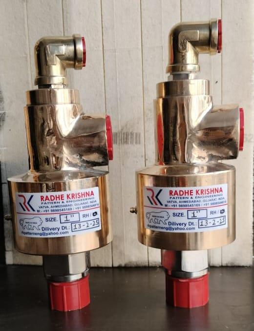 Rotary Union Manufacturers in AhmedabadWe are also supply in Andhra Pradesh, Arunachal Pradesh, Assam, Bihar, Chhattisgarh, Goa, Gujarat, Haryana, Himachal Pradesh, Jharkhand, Karnataka, Kerala, Madhya Pradesh, Maharashtra, Manipur, Meghalaya, Mizoram, Nagaland, Odisha, Punjab, Rajasthan, Sikkim, Tamil Nadu, Telangana, Tripura, Uttar Pradesh, Uttarakhand, and West BengalTemperature	100 to 150 Degree CSize	4 inchMaterial	Stainless SteelColor	silverBrand	R KConnection	As per buyer requirementPackaging Type	BoxWe Radhe Krishna Pattern amp Engineering are the leading manufacturer of a commendable and premium quality array of Heavy Duty Web Guide Tracking Frame Web Guide Process Rotary Joint Syphon Elbow Roto Seal Carbon Rings etc Incepted in the year 2001 we are a Partnership company that is situated at Ahmedabad Gujarat India and instrumental in manufacturing a high quality range of products in varied specifications