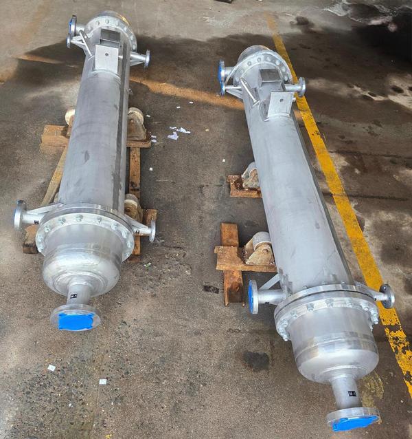 A heat exchanger is a mechanical device designed to transfer heat between two or more fluids (liquids, gases, or vapors) without mixing them. It is a critical component in heating, cooling, and energy recovery systems across various industries.A Shell and Tube Heat Exchanger is one of the most common and versatile types of heat exchangers used in industries such as chemical processing, oil refining, power generation, and HVAC. It consists of a series of tubes enclosed within a cylindrical shell, designed to transfer heat between two fluids — one flowing inside the tubes and the other outside the tubes (within the shell).