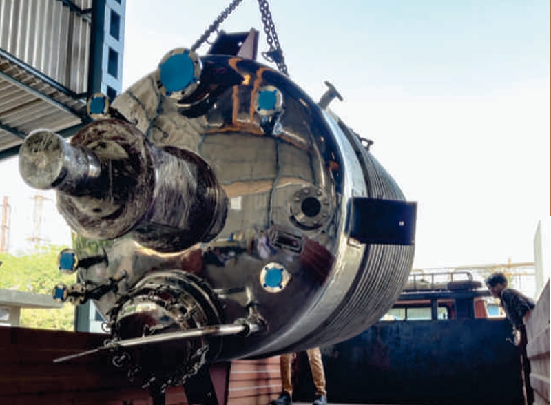 Non-GMP reactors are industrial process vessels designed for chemical reactions and manufacturing activities where adherence to Good Manufacturing Practice (GMP) standards is not required. These reactors are widely used in sectors such as pharmaceuticals, chemicals, nutraceuticals, cosmetics, food, and agro-chemicals, particularly for applications that do not involve regulated production or products intended for human consumption under strict quality controls.