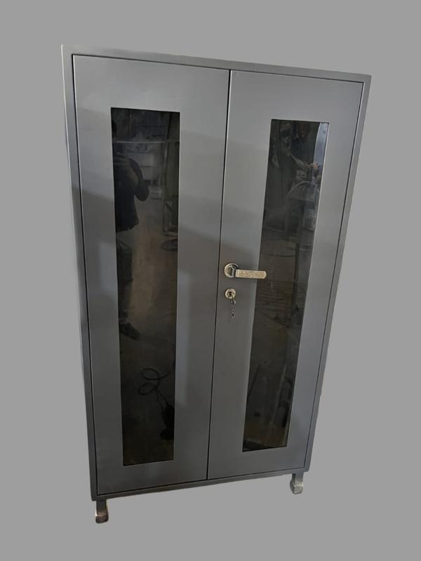 • Size: 58 X 24 X 14 inches• Consisting of 4 glass shelves 1 door and 2 side metal• Finish in epoxy powder coatedHospital Furniture Manufacturer in India/Gurgaon/Delhi NCRBest Medical furniture supplier/Manufacture in Gurgaon/Delhi NCRHospital Medical Equipments supplier/Manufacture in Gurgaon/Delhi NCR