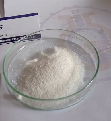 Clay Gellant is a rheology modifier and thickening agent derived from organophilic or natural clays, used to improve the viscosity, suspension, and stability of oils, greases, and drilling fluids. It is commonly used in lubricants, paints, coatings, and cosmetic formulations for enhanced texture and anti-settling properties.