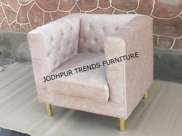 Jodhpur Trends features a standout selection of Gudi sofas—patchwork fabrics rich in Rajasthani heritage, often used in both restaurant settings and boutique living rooms for a bold, artisanal aesthetic.Fabric sofas are often modular or lounge-oriented with generous cushioning, crafted for both hospitality and deluxe living areas.