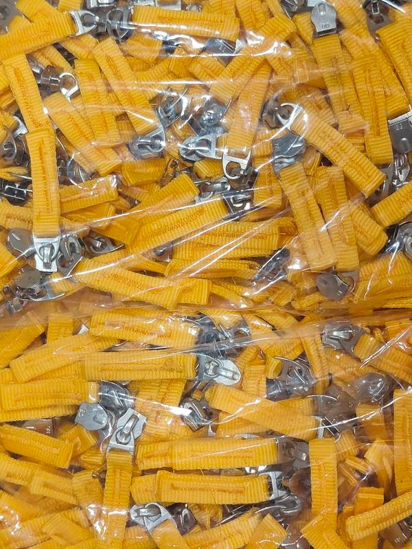 this is a embroidered 8 no zip puller available in all wanted colours.