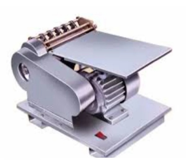 Min Label Gumming Machine is a specialized gumming device designed for applying adhesive evenly to labels at a moderate speed, typically suited for small to medium-scale label production.