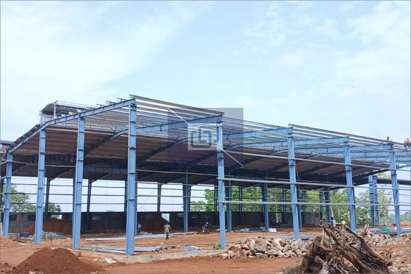 Factory pre fabricated buildings for commercial, Industrial and institutional projects.The rate is for for roofing & claddingAdditional Information:Production Capacity: 30000sq.ft per month.