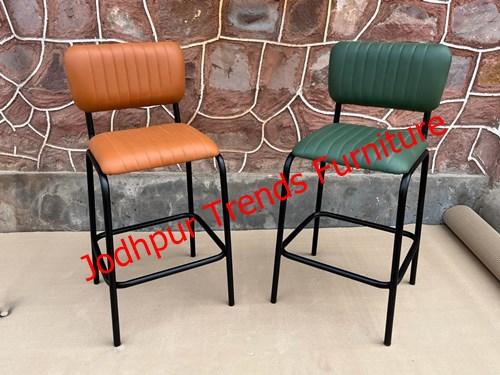 Regural Black & Green Iron Metal Frame Leather Chair For Restaurant