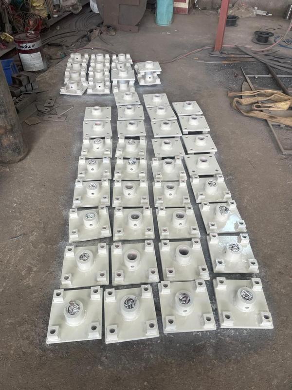 Khushal Engineering Work in Nagpur manufactures roller brackets