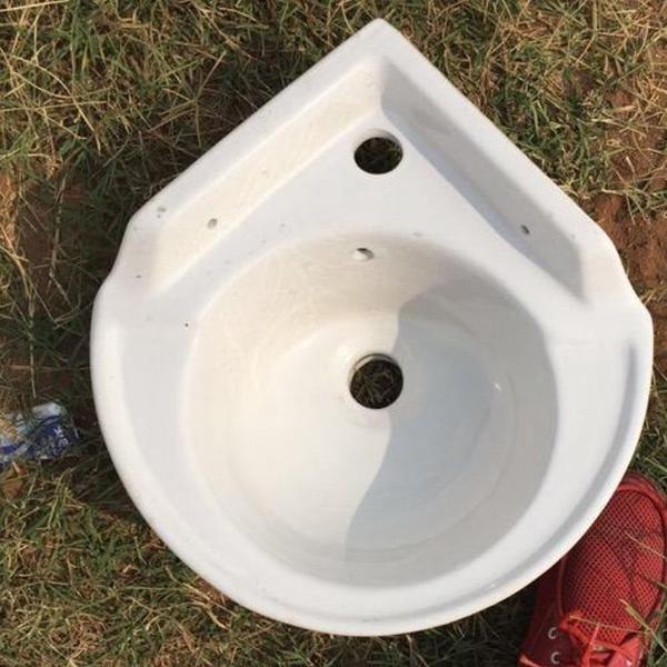 It is a small and efficient size that helps maximize limited spaceConstructed from premium-grade ceramicA smooth, glossy, and non-porous finish is standardcorner basins are wall-mounted