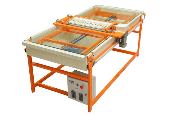 Hot Fix Rhinestone Brushing Machine – Fast, Precise, and EfficientINTELLIGENT MACHINE Upgrade Take your rhinestone application process to the next level with our advanced Hot Fix Rhinestone Brushing Machine. Designed for speed and accuracy, this machine uses a rotating brush system to automatically distribute hotfix rhinestones onto transfer film or fabric, making the design process faster and more professional. Lightweight design with a small footprint — fits easily in any workshop or studio. User-friendly controls make it easy to adjust brushing speed, vibration intensity, and brushing direction.