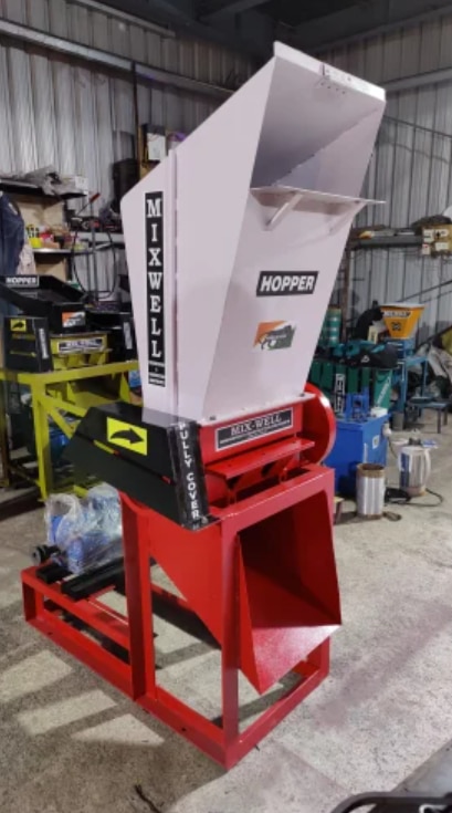 Shredding Material PlasticBrand MIX-WELLCapacity 100 to 200Shredding Machine Type Bottle, milk packet,We are Manufacturer of all type of Industrial Machine we customized All type of machine available at best rate.