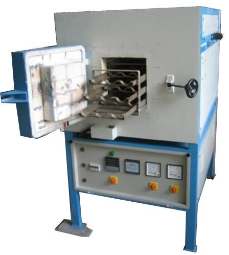 It is rectangular horizontal table top furnace having its control panel below the furnace. Heating elements are put on two sides and bottom of the furnace and are terminated at the back of the furnace. The furnace comes with an option of PID temperature control with temperature profile programming with or without power controlling thyristor drive. SHIKOVI provides customized material loading and unloading solutions according to customer needs and as per the requirement of process. The furnace has following features and models as given in the table.