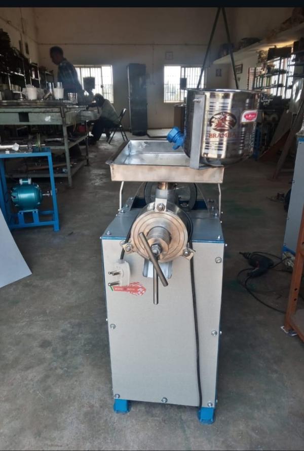 plate size 4 inch, food contact parts all are stainless steel, stand and cover ms with single phase 0.5 hp motor 