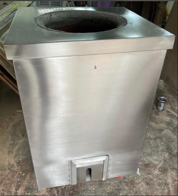 SS TANDOORI POT CHARCOAL MODEL STEEL GRADE : 202 / 304 ( AS PER CUSTOMER REQUIRMENT ) TOP SHEET WITH 1.5 MM THICKNESSSIDE SHEET WITH 1MM HEAVY DUTY NYLON WHEEL WITH DOUBLE LOCK / CASTING WHEEL ( AS PER CUSTOMER REQUIRMENT ) FIRST QUALITY TERRACOTTA POT GLASSWOOL PACKING WITH SS LID ON TOP