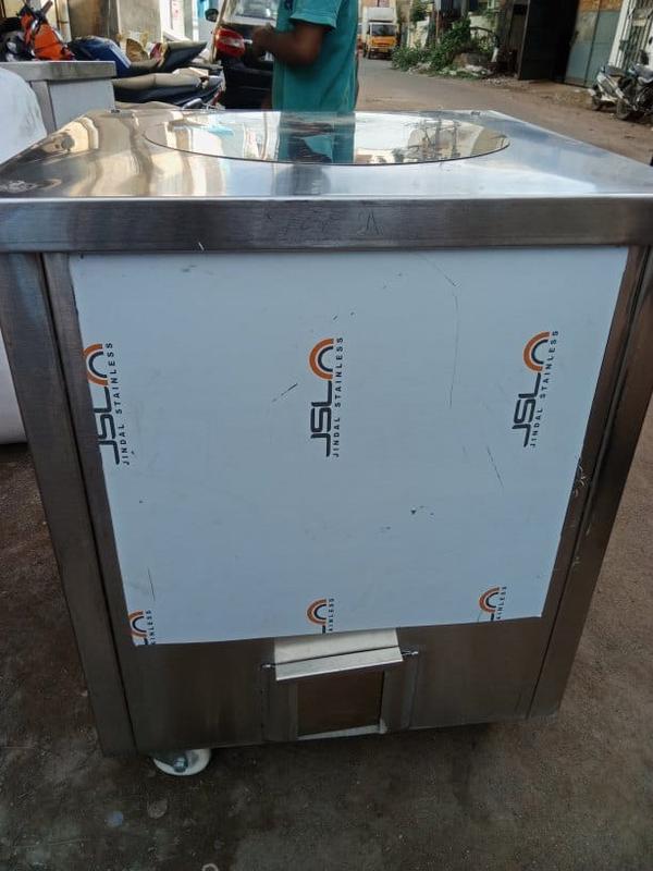 SS TANDOORI POT CHARCOAL MODEL STEEL GRADE : 202 / 304 ( AS PER CUSTOMER REQUIRMENT ) TOP SHEET WITH 1.5 MM THICKNESSSIDE SHEET WITH 1MM HEAVY DUTY NYLON WHEEL WITH DOUBLE LOCK  / CASTING WHEEL ( AS PER CUSTOMER REQUIRMENT ) FIRST QUALITY TERRACOTTA POT GLASSWOOL PACKING WITH SS LID ON TOP