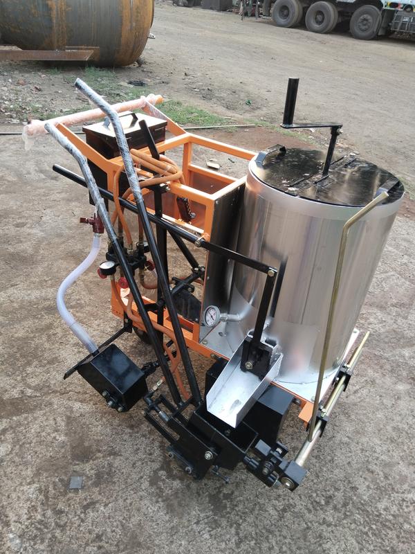 Model Name/Number	JJ Super 4Capacity	10-15 kmUsage/Application	Road MarkingAutomation Grade	Semi-AutomaticWeight	135 kgMaterial	Mild SteelCoat Thickness	20mmTank Capacity	100kgAn Atom Thermoplastic Screed Machine is a screed type road marking machine with 4 wheels ride-on hydrostatic drive air jacketed applicator. Hydraulic burner system of ATOM designed to permit very fast heat up time and thermostatically controlled. This road marking machine also has flame failure system.