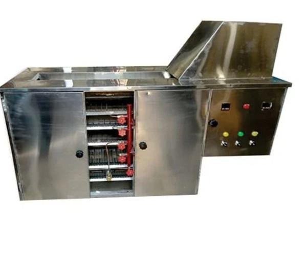 Capacity: 1000 Chapatis Per HourUsage/Application: CommercialDesign Type: RoundModel Name/Number: SCE1000Material: SSBrand: style craftMinimum Order Quantity: 1 PieceSemi Automatic Chapati Making Machine With Three tier baking OvenCapacity : 1000 Chapati/Hr.Size of Chapati : 4” to 7”Thickness of Chapati : 1.3 mm to 3 mmColour : Light BrownAppearance : Soft with Puffed LayerBody : Stainless SteelWeight of Chapati : 25-55 Gr.Size of Machine : 7’ x 2.5’ x 4.5’Power required : Approx 4 Kw.Gas Consumption : 3 Kg. approxWeight of Machine : 220Kg. (approx)Operator : 1 unskilledMotor : 1/2 HP Single Phase