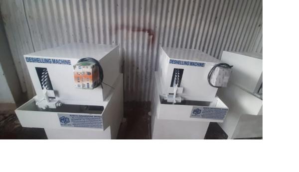 The Single-Side Coconut Deshelling Machine is a specialized industrial device designed to efficiently remove the hard outer shell of coconuts with precision and minimal labor. Built for coconut processing units, oil mills, and desiccated coconut plants, this machine improves productivity while ensuring cleaner, safer, and more consistent deshelling results.Engineered with a single-side shelling mechanism, the machine holds the coconut firmly in position and uses a robust, rotating blade or cutter head to separate the shell from the kernel. Its ergonomic design reduces manual effort and significantly lowers the risk of operator injury compared to traditional hand tools.