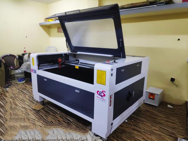 CO2 Laser Engraving machine | Sarekha CNCSarekha CNC CO₂ Laser Engraving Machine is a high-precision, non-contact engraving and cutting solution designed for wood, acrylic, leather, MDF, rubber, fabric, paper, glass, and non-metal materials. Using advanced CO₂ laser technology, this machine delivers clean engraving, smooth edges, and high-speed performance, making it ideal for signage, gifting, advertising, packaging, and industrial applications.As a reliable CO₂ Laser Engraving Machine Manufacturer in India, we offer machines that combine accuracy, durability, and cost-effective operation.