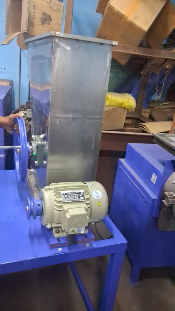 Mariya Lump Breaker Machine 