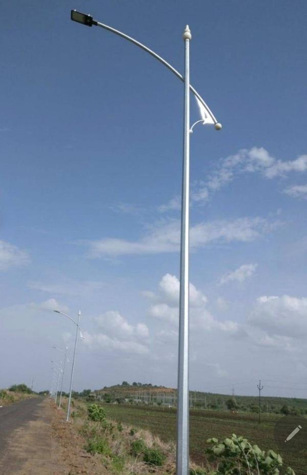 octagonal pole with sword type bracket single arm 