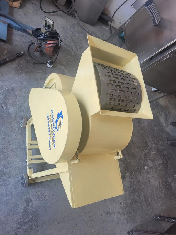 Electric Garlic Bulb Cutter ManufacturersWe are also supply in Andhra Pradesh, Arunachal Pradesh, Assam, Bihar, Chhattisgarh, Goa, Gujarat, Haryana, Himachal Pradesh, Jharkhand, Karnataka, Kerala, Madhya Pradesh, Maharashtra, Manipur, Meghalaya, Mizoram, Nagaland, Odisha, Punjab, Rajasthan, Sikkim, Tamil Nadu, Telangana, Tripura, Uttar Pradesh, Uttarakhand, and West BengalCapacity	500 kg/hrVegetable Cutting Capacity	500 kg/hrAutomation Grade	AutomaticUsage/Application	IndustrialMaterial	Mild SteelPhase	Three PhaseWeight	250kgWelcome to RAGHUVEER ENGINEERING - Your Trusted Partner for Garlic Peeling Solutions! Looking for the perfect garlic peeling machine for your processing needs? You've come to the right place! At RAGHUVEER ENGINEERING, we specialize in designing, manufacturing, and delivering high-quality garlic peeling machines that streamline your production process and enhance efficiency. Product Features: Cutting-edge technology for precise and efficient peeling Stainless steel construction for durability and hygiene User-friendly interface for easy operation Customizable options to suit your specific requirements Compact design for space-saving installation Our Range of Machines: 10kg to 30kg/hr : Ideal for small-scale operations or restaurant kitchens. 50kg to 100kg/hr : Perfect for medium-sized production facilities. 150 to 1000kg/hr : Designed for large-scale industrial processing. Why Choose [Manufacturer Name]? Over 19 years of experience in the industry. Dedicated customer support team to assist you every step of the way. Global shipping options available for worldwide delivery. Comprehensive warranty coverage for peace of mind. Contact Us Today! Ready to revolutionize your garlic peeling process? Contact us today to learn more about our products and how they can benefit your business. Don't settle for anything less than the best � choose RAGHUVEER ENGINEERING for all your garlic peeling needs!