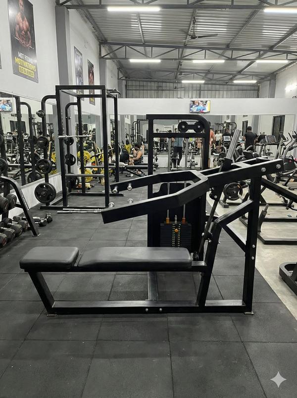 The MULTI PRESS is a premium, all-in-one strength training machine designed to target multiple upper body muscle groups with precision and ease. Engineered for both beginners and seasoned athletes, this machine combines chest press, shoulder press, and incline press functionalities into a single compact unit.