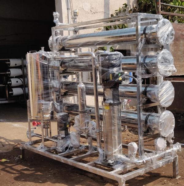 Removes around 40% -45% water from milk in initial process to concentrate milk and achieve its SNF to around 19% - 20%.Easy for evaporation to make Mawa/Khoa, SMP, WMP etc.Reduce operating cost and improve product quality.