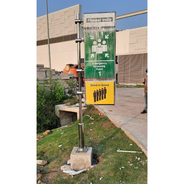 Material :- steel 304Usage/Application :- IndustrialBrand :- Shree Chamunda engineeringPole Height :- 7ftCountry of Origin :- Made in India