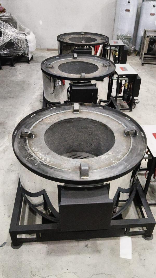 100KG Turbo Stove - With 2 -blower, adaptor with speed controller ,ash tray & wood feeding door
Provided with double ceramic insulation
Cooking capacity: 100kg
Dimension:
L X B X H -50