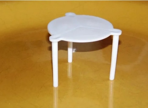 Manufacturer of a wide range of products which include Pizza Saver Stand and Plastic Pizza Tripod Stand.