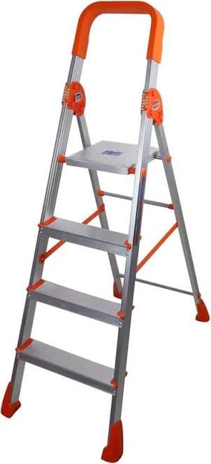 Choosing the right ladder for your home depends on whether you prioritize reach for high cleaning, stability for maintenance tasks, or compact storage for apartment living.
Versatile Step Ladders
Step ladders are the most popular choice for home use as they are self-supporting and often feature anti-skid safety measures.