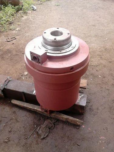 Material Mild SteelCapacity 10 to 200 tonCountry of Origin Made in IndiaBanking on our vast industry experience and expertise, we have been able to offer a wide range of Hydraulic Cylinders. Applicable for various industrial uses, these cylinders can be provided at market leading prices.Features:Corrosion resistanceLonger service lifeLow maintenanceEasy installationHigh performanceAbrasion resistance