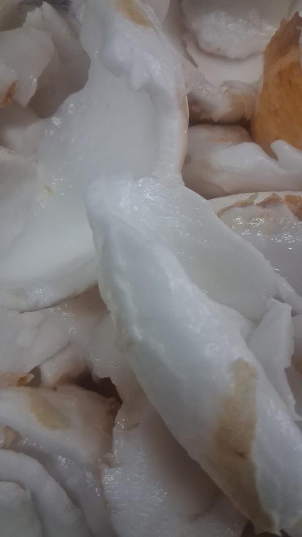 AM Fresh Tender Coconut Malai is a natural and delicious product made from fresh tender coconuts. It has a soft, creamy texture with a refreshing coconut aroma and mild sweetness. Perfect for desserts, smoothies, and many delicious recipes, this premium coconut malai offers natural taste and high quality in every bite.Tender coconut malai is widely loved for its soft, creamy texture and mild sweetness, making it a perfect ingredient for many food preparations. It is commonly used in desserts, smoothies, ice creams, fruit salads, puddings, and traditional sweets. The natural coconut flavor enhances the taste of various dishes while providing a healthy and refreshing experience.
