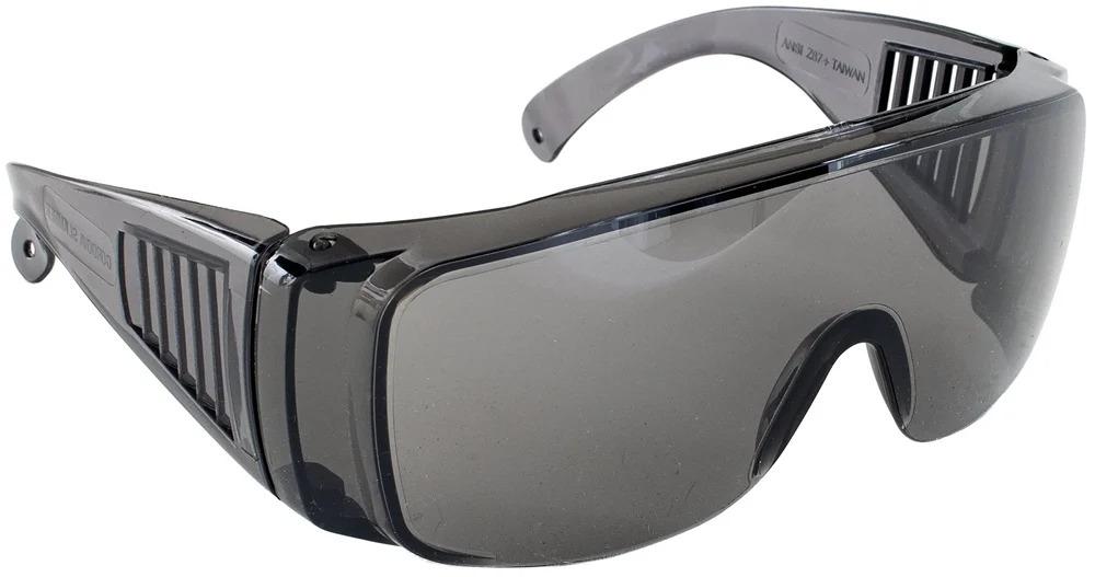 BSH Hard Coated Over Spactacles Goggles Code   : V50 SMK HC Coating : Hard Coating (Anti Scratch )Lens Colour : SmokeFrame  : BlackLens Material : 100% PolycarbonateCertification  : CE EN 166We are manufactruer of Safety Goggles