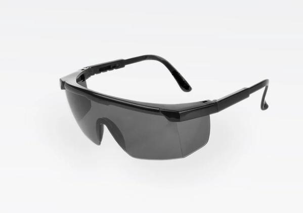 BSH Industria Safety Goggles with Hard CoatingCode   : V10 CL HCCoating : Hard Coating (Anti Scratch )Lens Colour : ClearFrame  : BlackLens Material : 100% PolycarbonateCertification  : CE EN 166We are Manufacturer of Safety Goggles